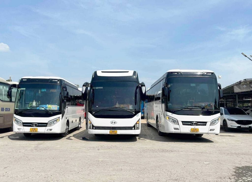 Thaco 29 chỗ đi du lịch