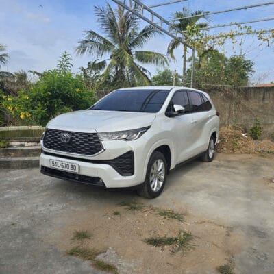 Thuê Xe Innova