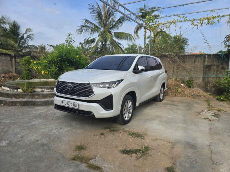 Thuê Xe Innova
