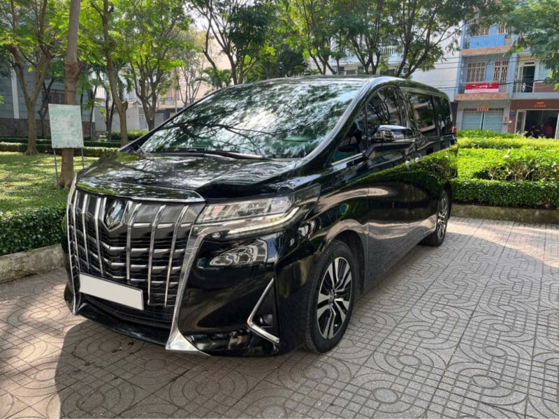 Cho Thuê Xe Toyota Alphard Có Tài Xế Tại TP.HCM
